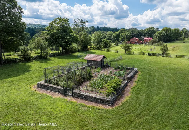 $2,995,000 | 165 Drake Road, Pleasant Valley, NY 12569