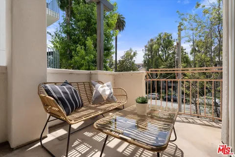 $999,000 | 1920 South Beverly Glen Boulevard, Unit 101, Los Angeles, CA 90025
