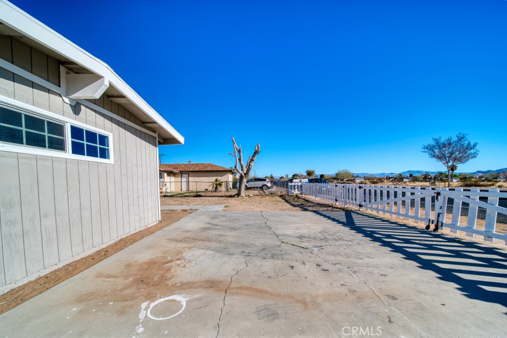 729 South Downs Street Ridgecrest, CA 93555 - Photo 3 of 43