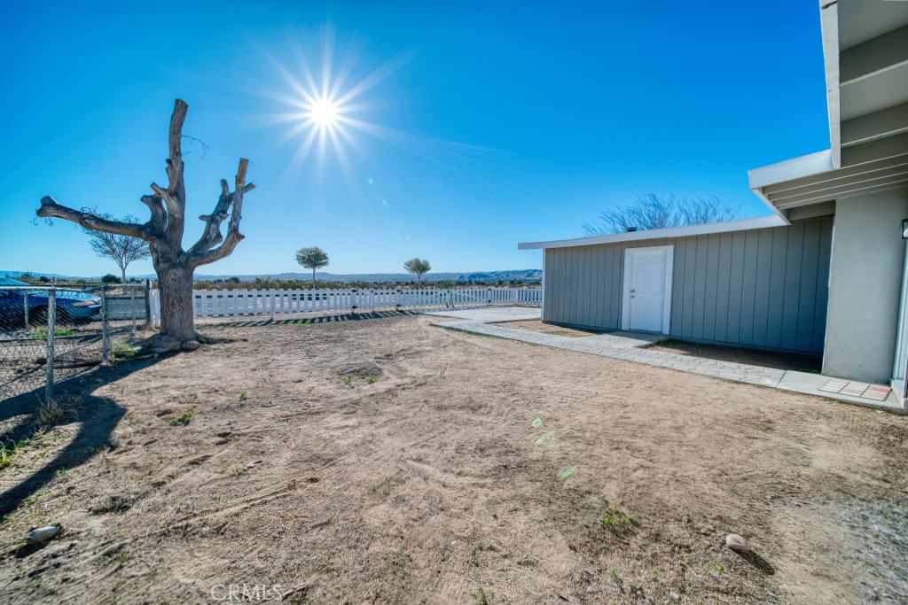 729 South Downs Street Ridgecrest, CA 93555 - Photo 4 of 43