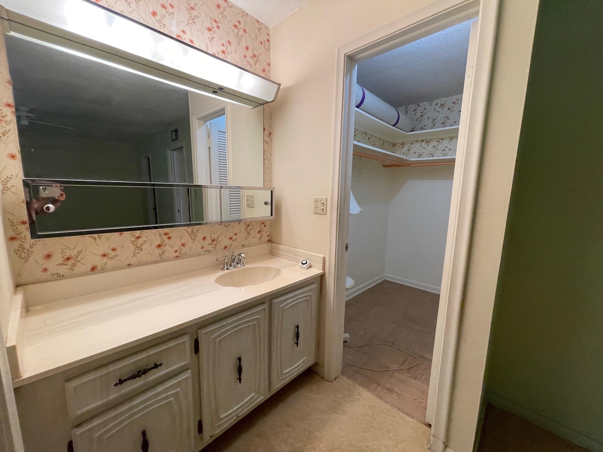 680 High Point Boulevard North, Unit C Delray Beach, FL 33445 - Photo 11 of 26 Vanity