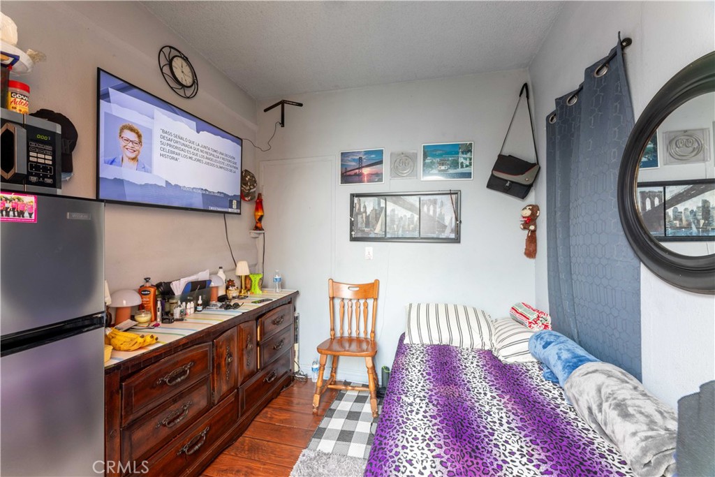 2000 Pacific Long Beach, CA 90806 - Photo 43 of 51 a view of a livingroom with furniture and toys