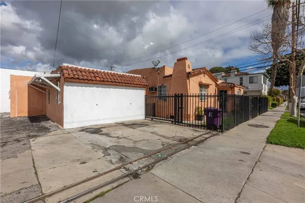 a view of a house with a garage