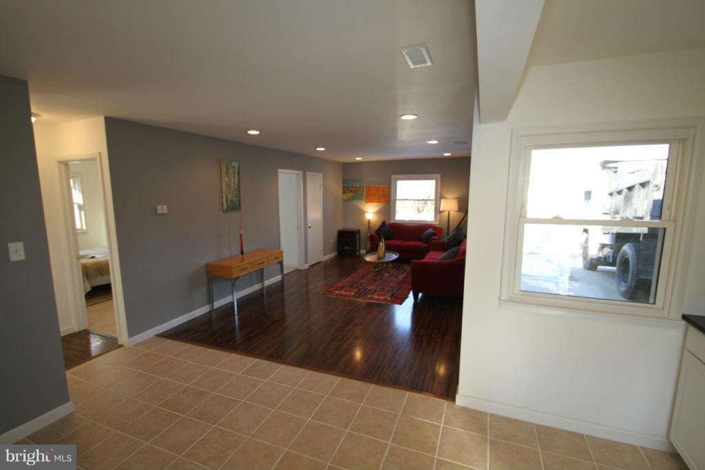 1251 Columbia Road Woodbridge, VA 22191 - Photo 4 of 19 Interior (General)