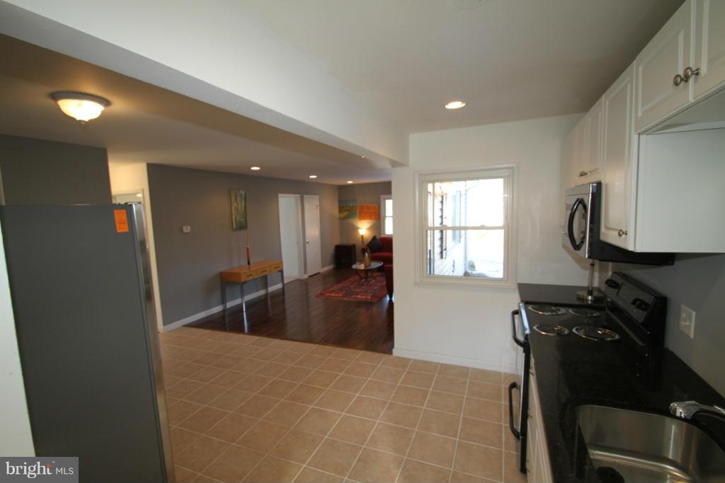 1251 Columbia Road Woodbridge, VA 22191 - Photo 5 of 19 Kitchen