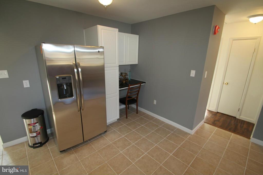 1251 Columbia Road Woodbridge, VA 22191 - Photo 8 of 19 Kitchen