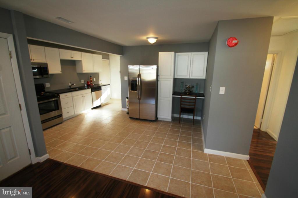 1251 Columbia Road Woodbridge, VA 22191 - Photo 9 of 19 Kitchen