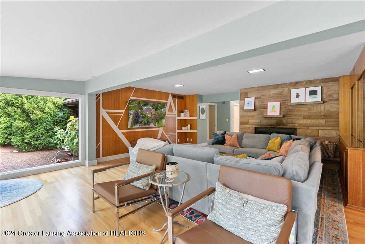 1607 Hitching Post Road East Lansing, MI 48823 - Photo 29 of 61 26-Media Jett - 15