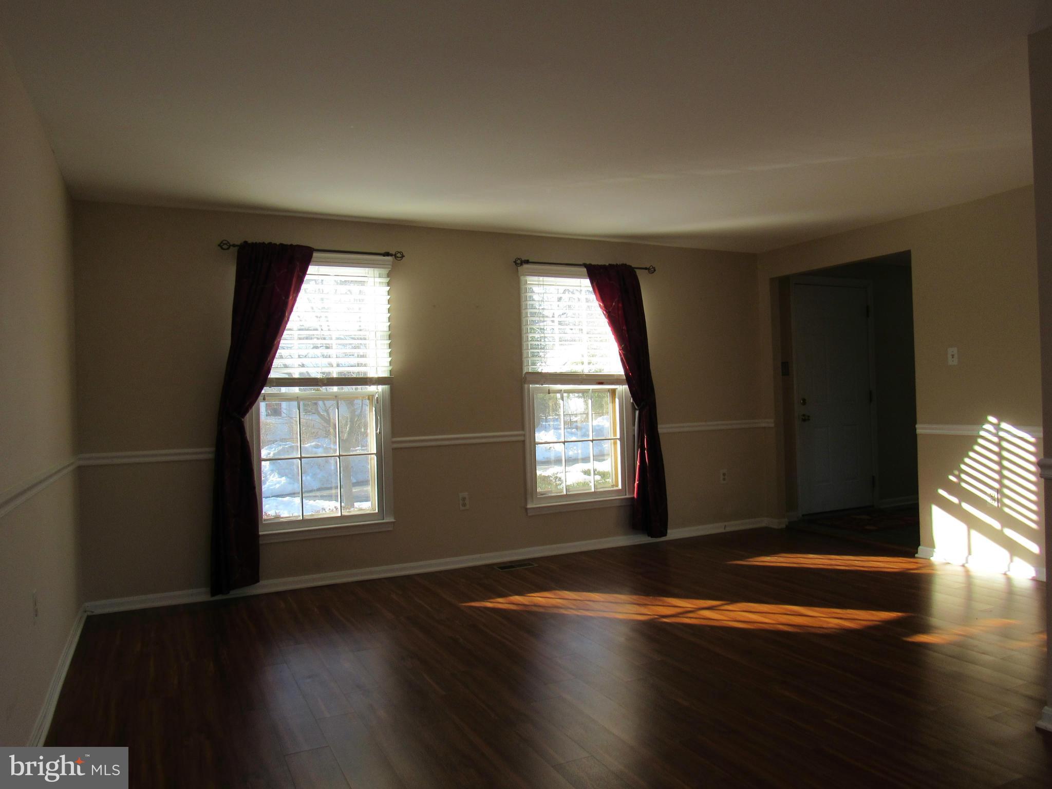 10107 Day Avenue Silver Spring, MD 20910 - Photo 3 of 30 Living Room
