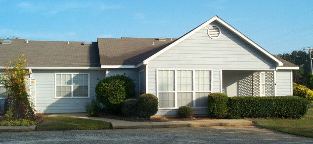 20649 Bishop Road, Unit 201 Fairhope, AL 36532 - Photo 1 of 3