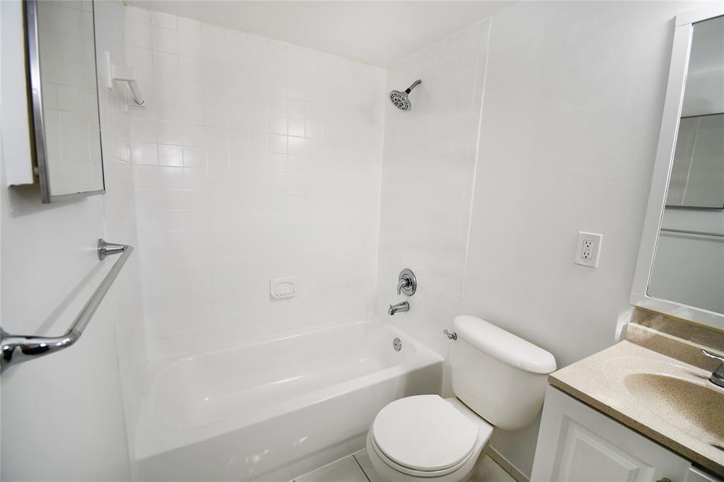 900 Northeast 26th Street, Unit 7 Wilton Manors, FL 33305 - Photo 8 of 12