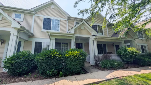 $2,250 | 669 Lincoln Station Drive, Unit 669, Oswego, IL 60543