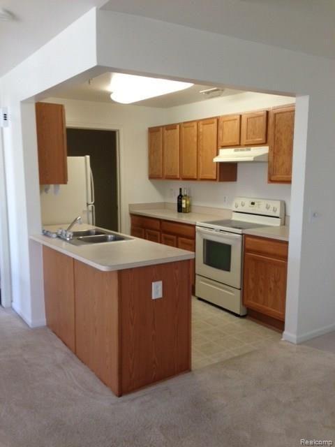 11834 Farmington Road, Unit 74 Livonia, MI 48150 - Photo 2 of 3