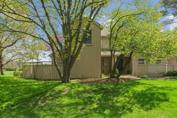 $485,000 | 471 Old Barn Road, Lake Barrington, IL 60010