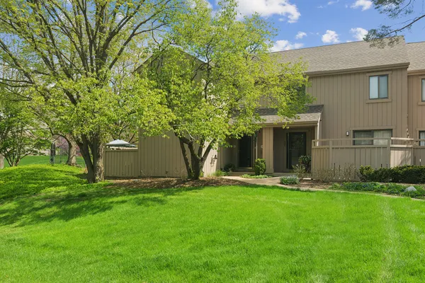 $485,000 | 471 Old Barn Road, Lake Barrington, IL 60010