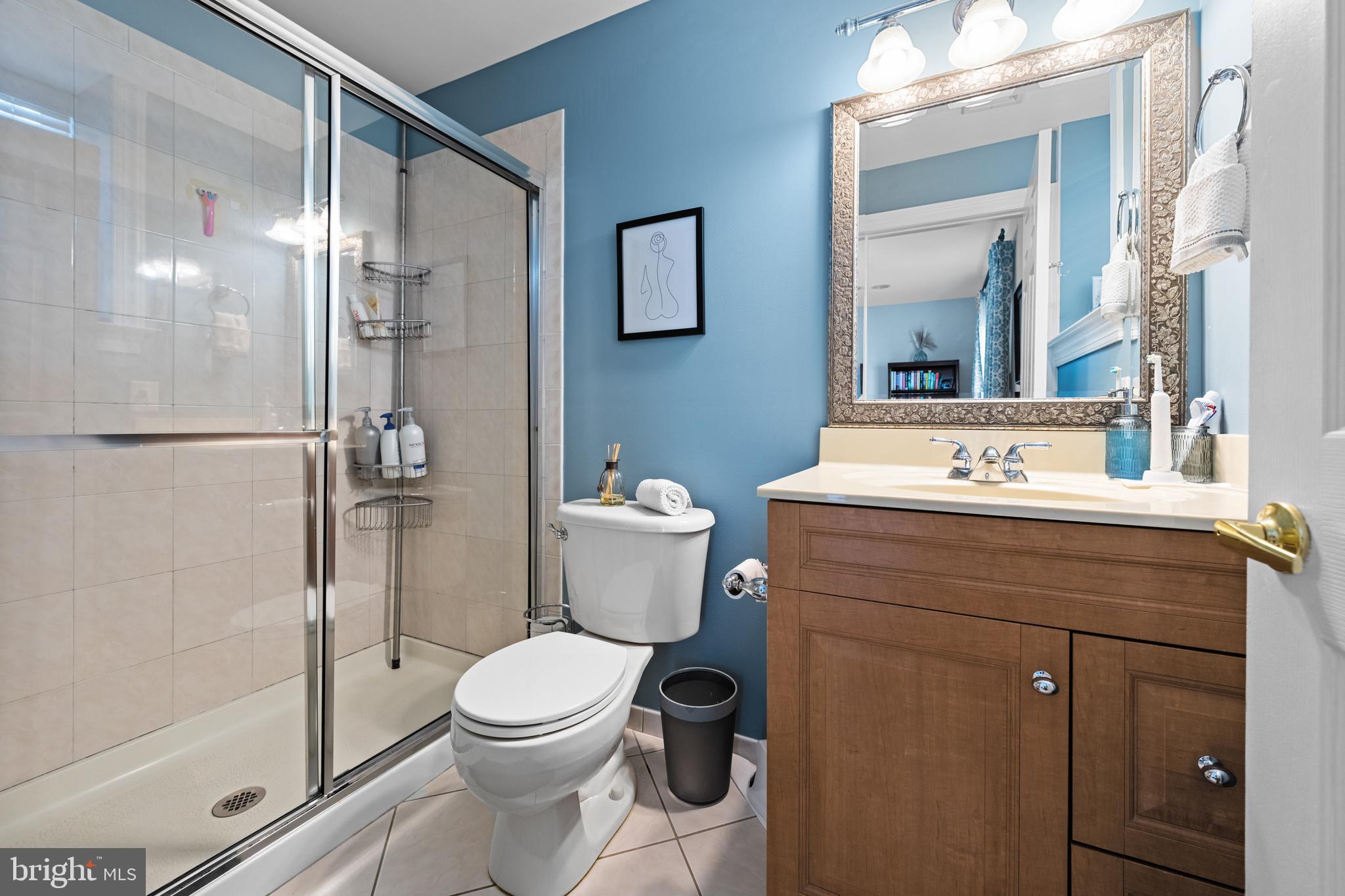6-10 Strawberry Street, Unit 10 Philadelphia, PA 19106 - Photo 23 of 30