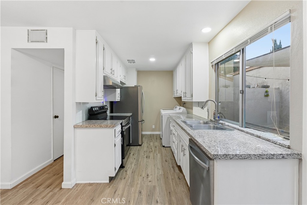 1012 Peg Street Ridgecrest, CA 93555 - Photo 8 of 31