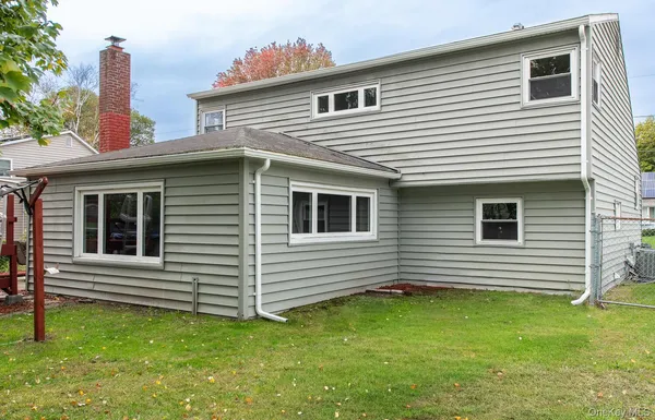 $407,900 | 4 Edgewood Drive, Saugerties, NY 12477