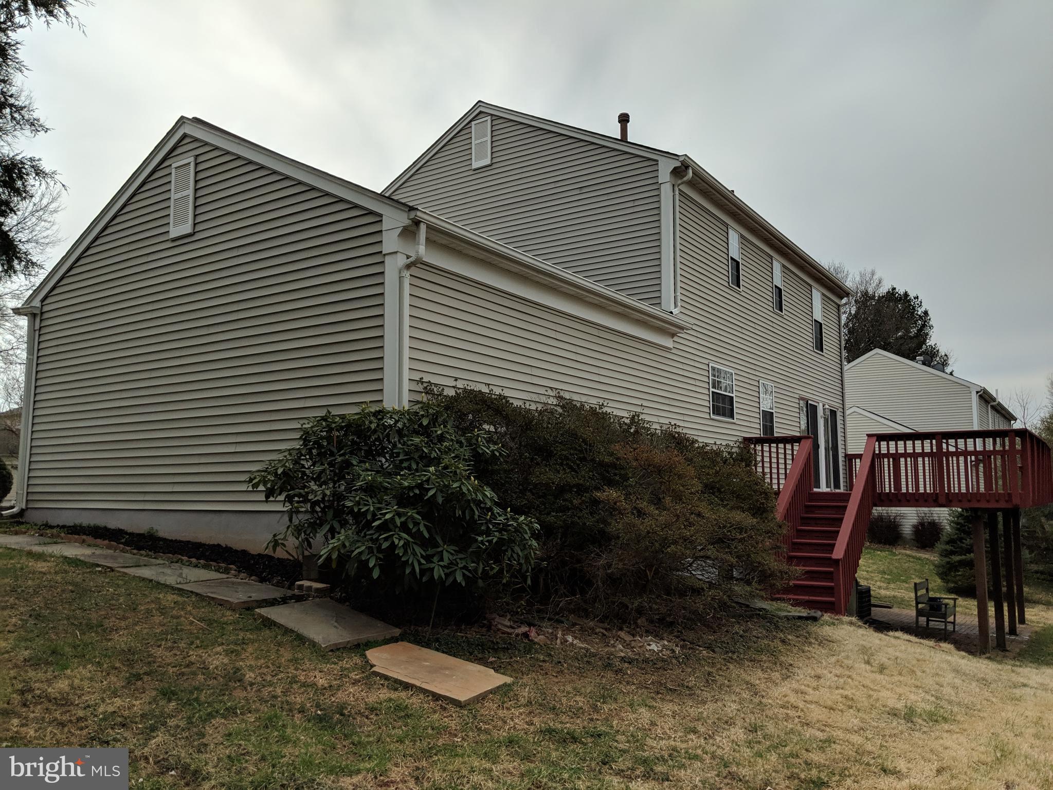 909 Pointer Ridge Drive Gaithersburg, MD 20878 - Photo 2 of 17 Gallery Image 2