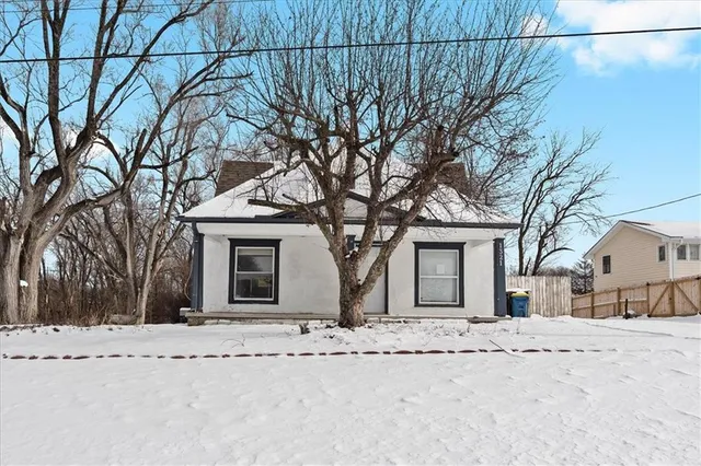 $49,000 | 1321 North Jesse James Road, Excelsior Springs, MO 64024