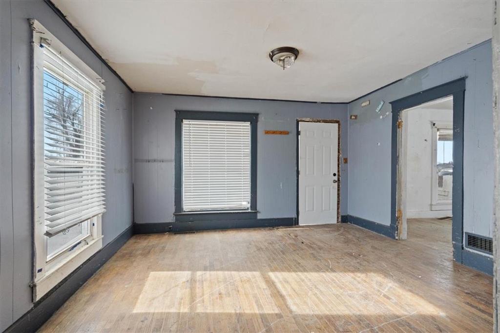 1321 North Jesse James Road Excelsior Springs, MO 64024 - Photo 6 of 18