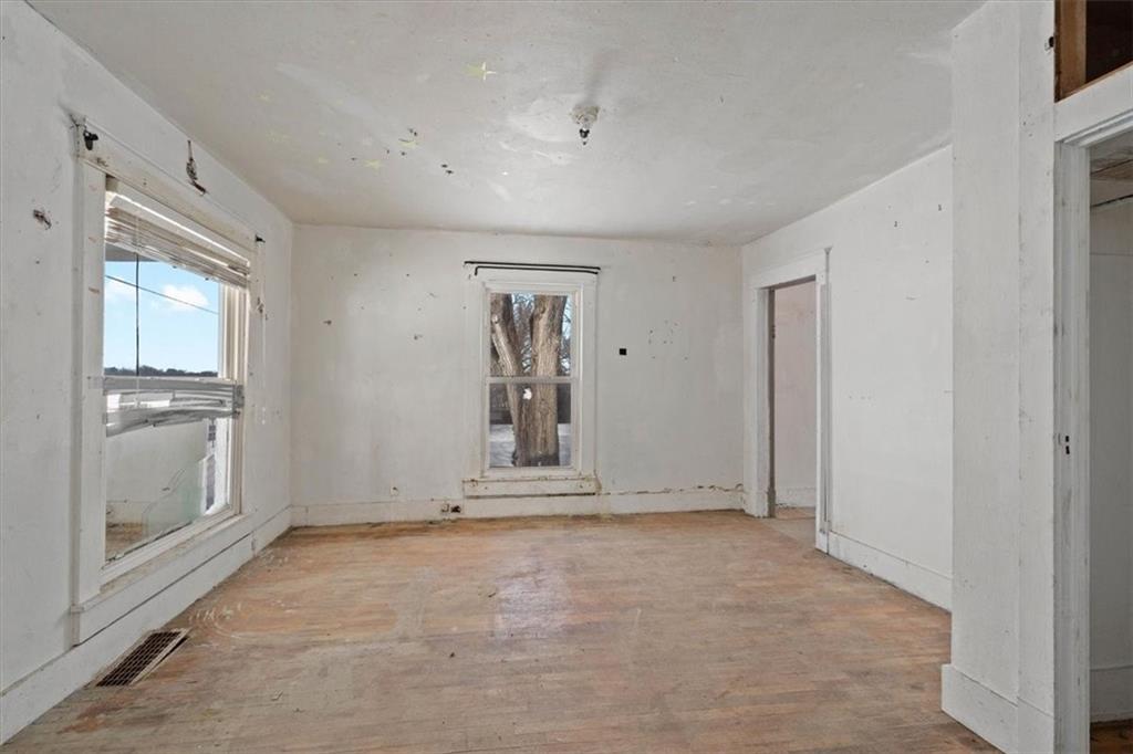 1321 North Jesse James Road Excelsior Springs, MO 64024 - Photo 8 of 18