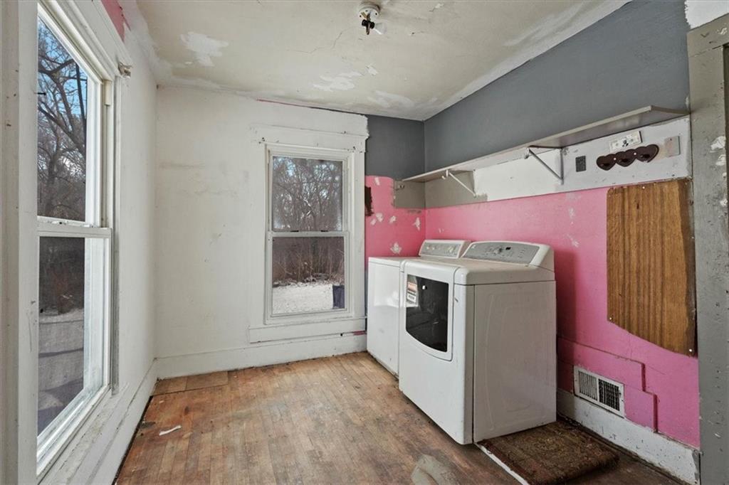 1321 North Jesse James Road Excelsior Springs, MO 64024 - Photo 10 of 18