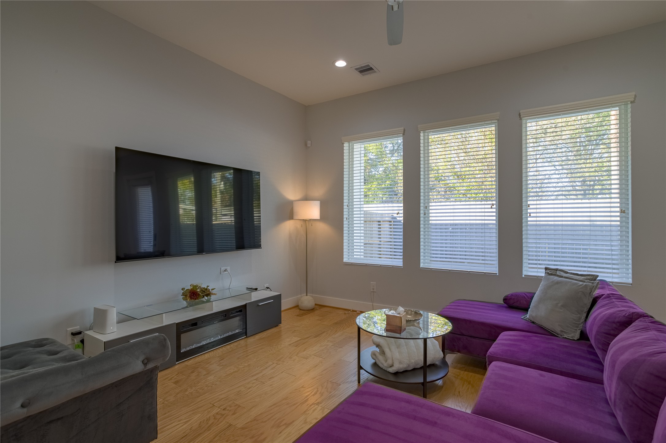 1854 West Tidwell Road Houston, TX 77091 - Photo 4 of 28