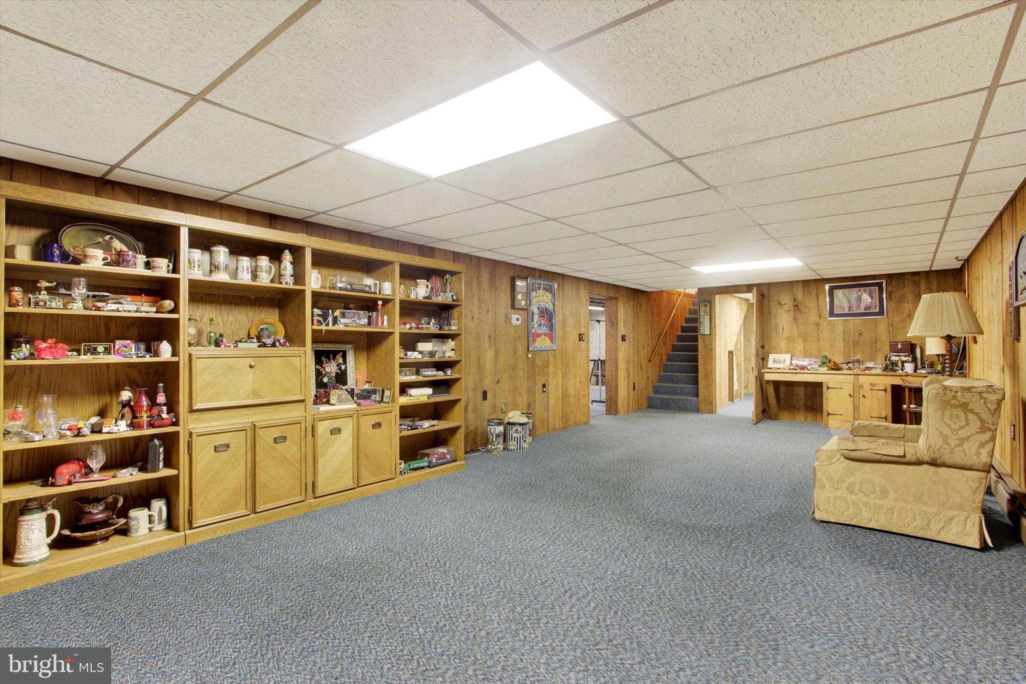 930 Hoffman Road Gettysburg, PA 17325 - Photo 20 of 36 a view of livingroom with furniture