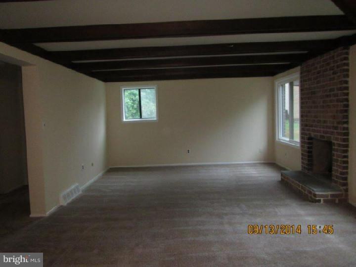 604 Honey Run Road Ambler, PA 19002 - Photo 3 of 25 Living Room