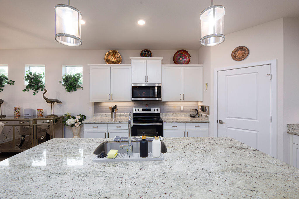 4480 Northwest Oakleaf Court Jensen Beach, FL 34957 - Photo 16 of 63 Image10