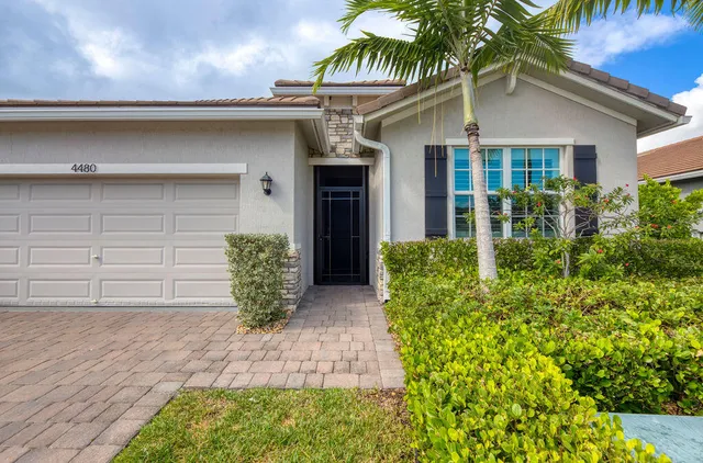 $689,000 | 4480 Northwest Oakleaf Court, Jensen Beach, FL 34957