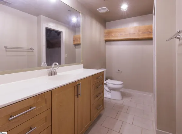 $2,100 | 400 Mills Avenue, Unit 405, Greenville, SC 29605
