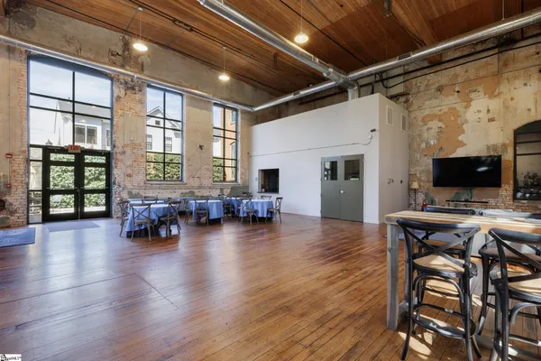 $2,100 | 400 Mills Avenue, Unit 405, Greenville, SC 29605