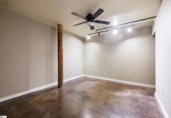 $2,100 | 400 Mills Avenue, Unit 405, Greenville, SC 29605