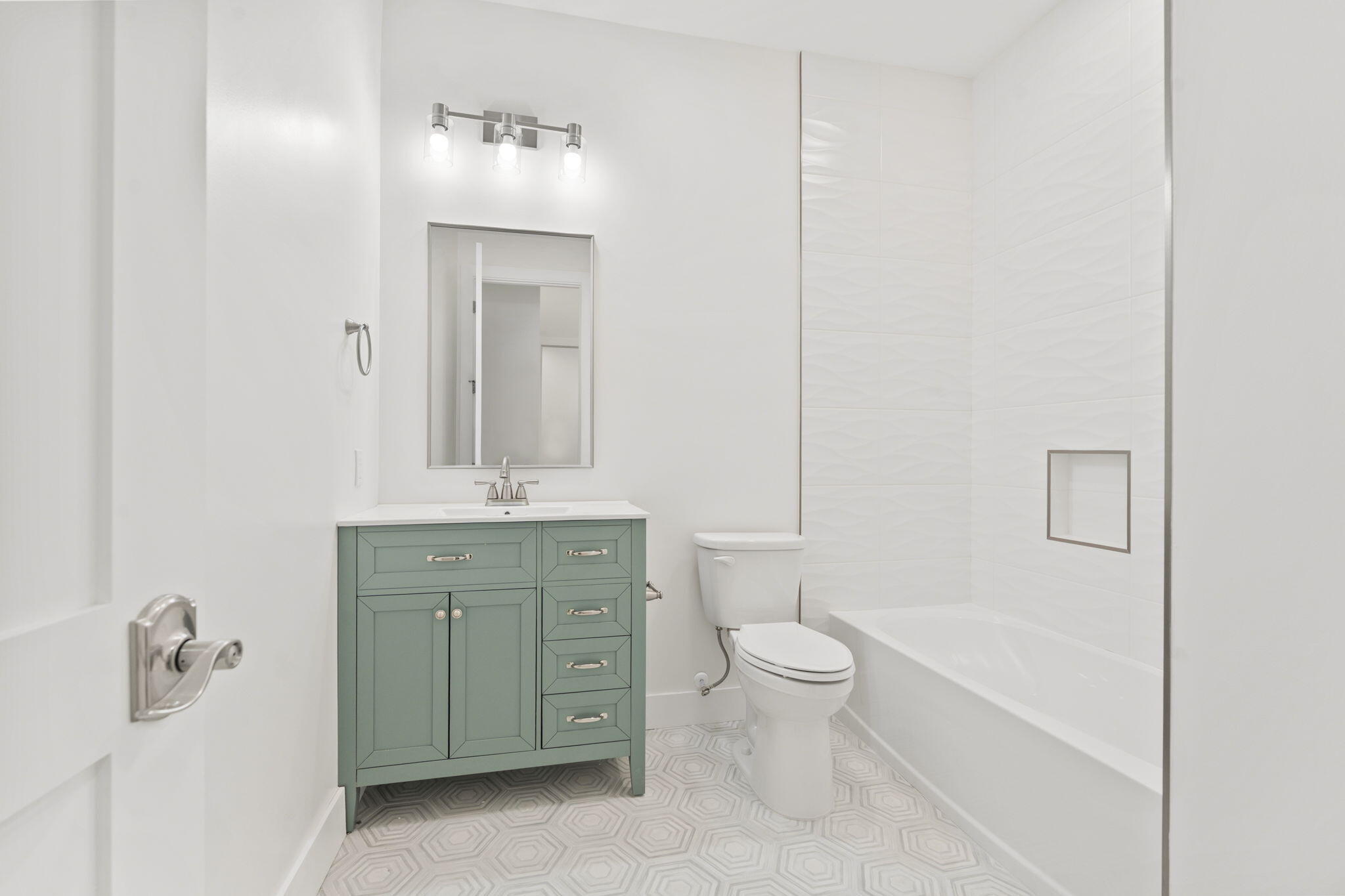 516 Southeast Alamanda Way Stuart, FL 34996 - Photo 17 of 24 52-web-or-mls-DSC07439
