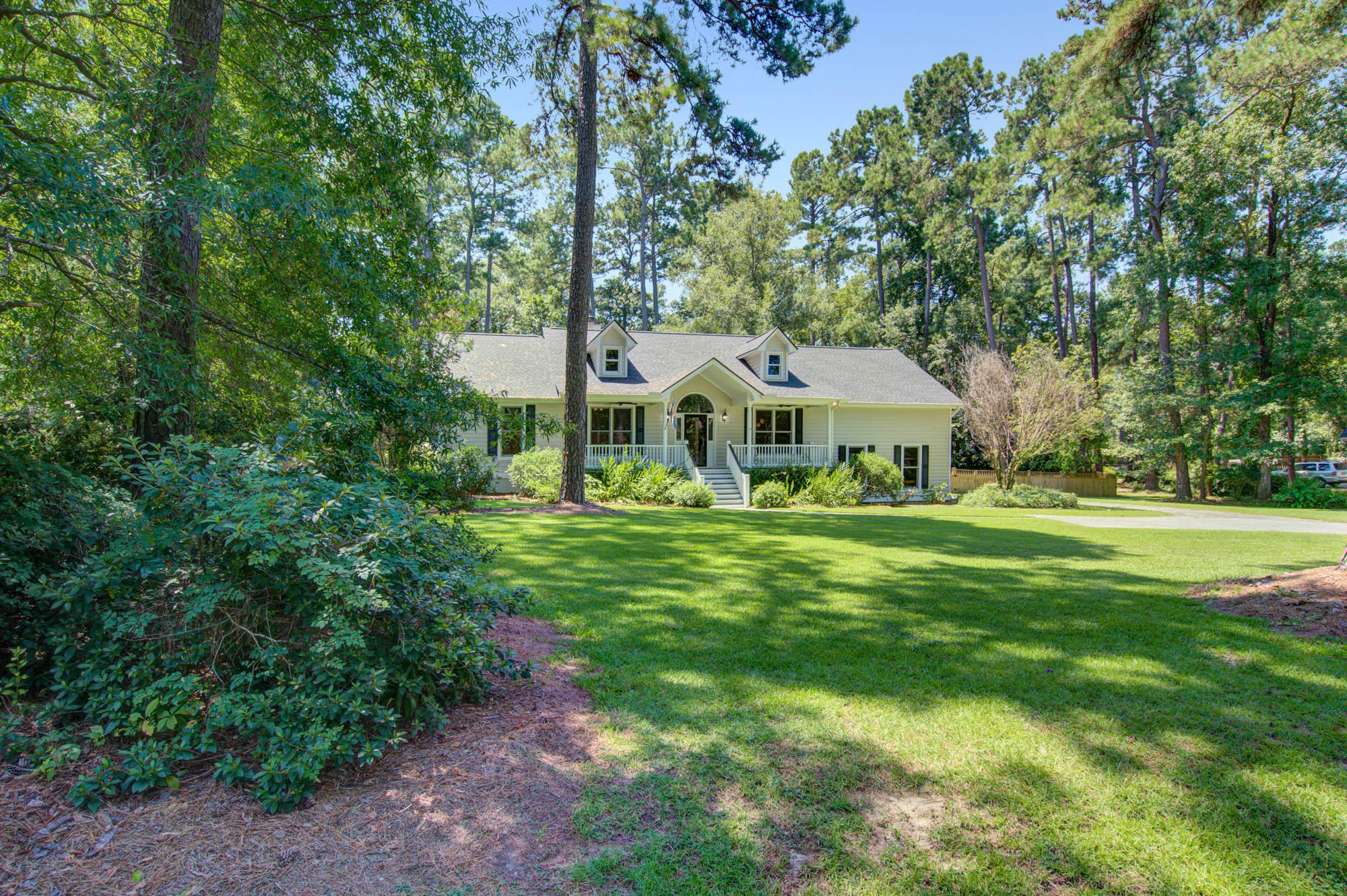 307 Huntington Road Summerville, SC 29483 - Photo 2 of 36 CalSiglerPhotography-307Huntington (3)