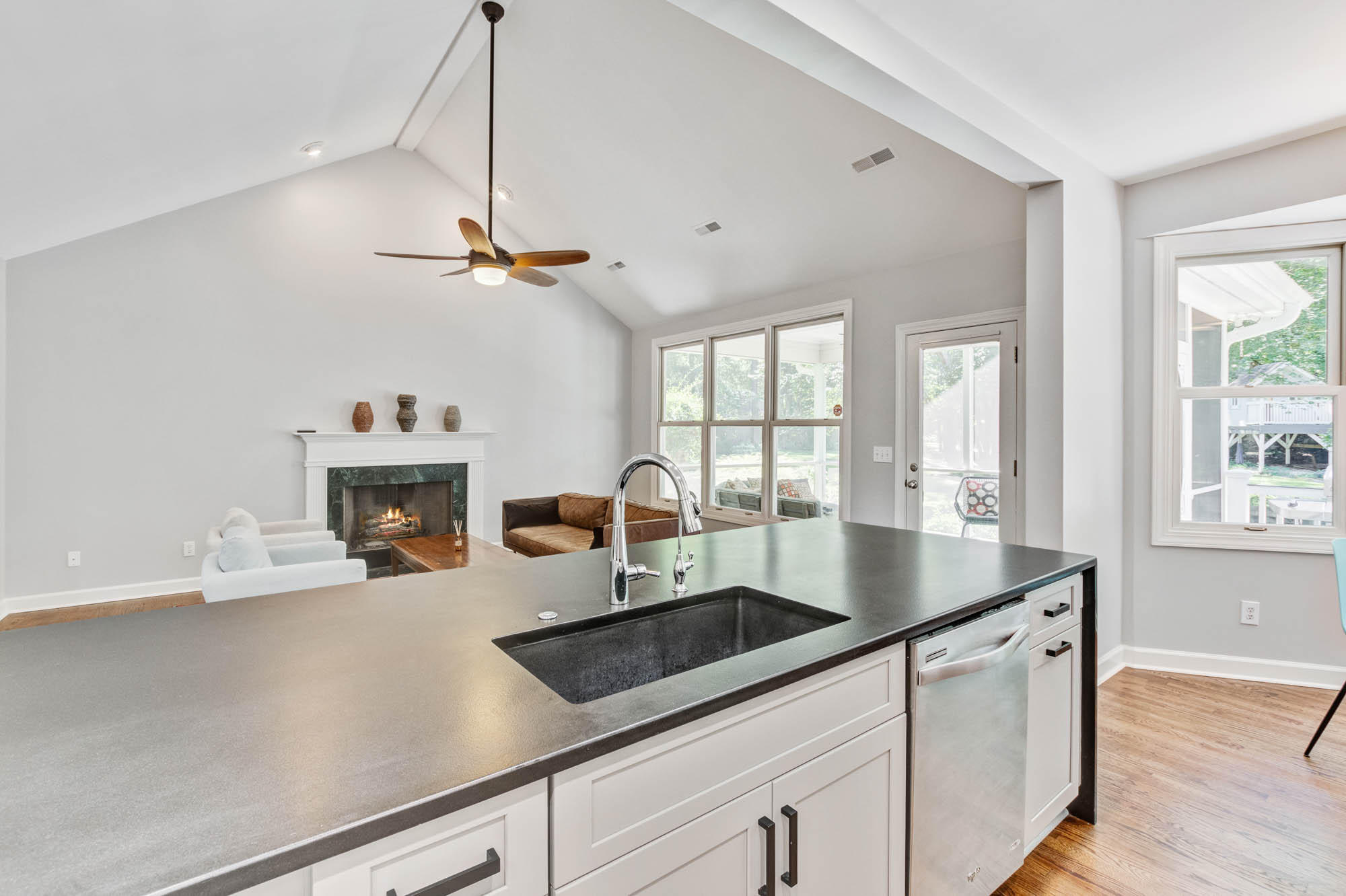 307 Huntington Road Summerville, SC 29483 - Photo 13 of 36 CalSiglerPhotography-307Huntington (15)