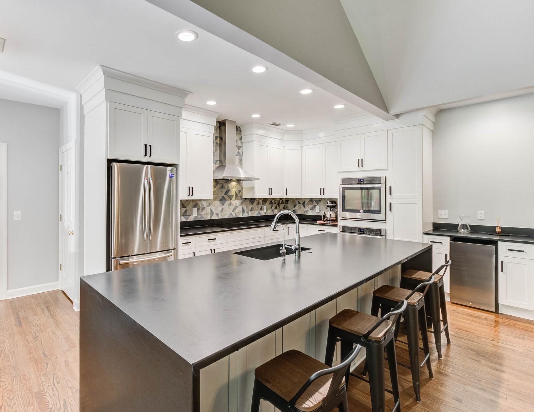 307 Huntington Road Summerville, SC 29483 - Photo 10 of 36 CalSiglerPhotography-307Huntington (12)