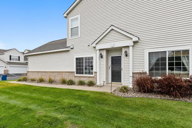 $265,000 | 7499 Derby Lane, Shakopee, MN 55379