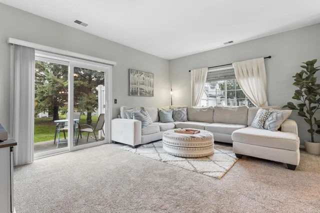 $265,000 | 7499 Derby Lane, Shakopee, MN 55379