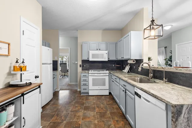 $265,000 | 7499 Derby Lane, Shakopee, MN 55379