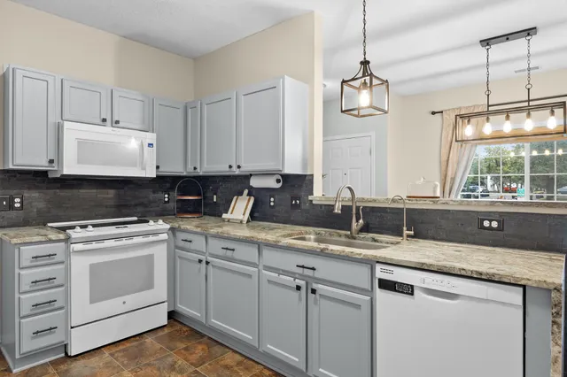 $265,000 | 7499 Derby Lane, Shakopee, MN 55379