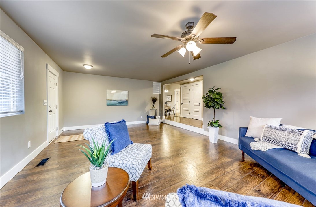 3949 Banner Road Southeast Port Orchard, WA 98366 - Photo 3 of 28 Gallery Image 3