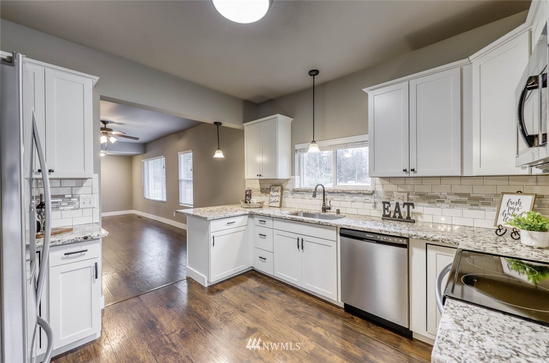 3949 Banner Road Southeast Port Orchard, WA 98366 - Photo 5 of 28 Gallery Image 5