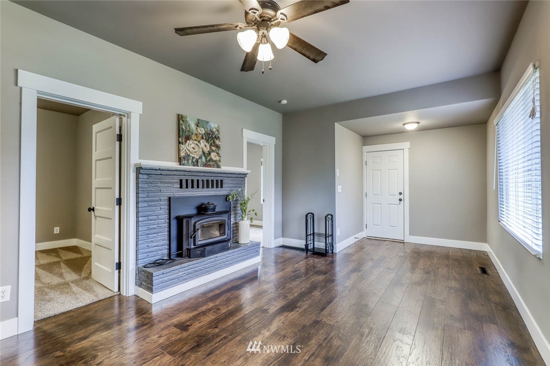 3949 Banner Road Southeast Port Orchard, WA 98366 - Photo 7 of 28 Gallery Image 7