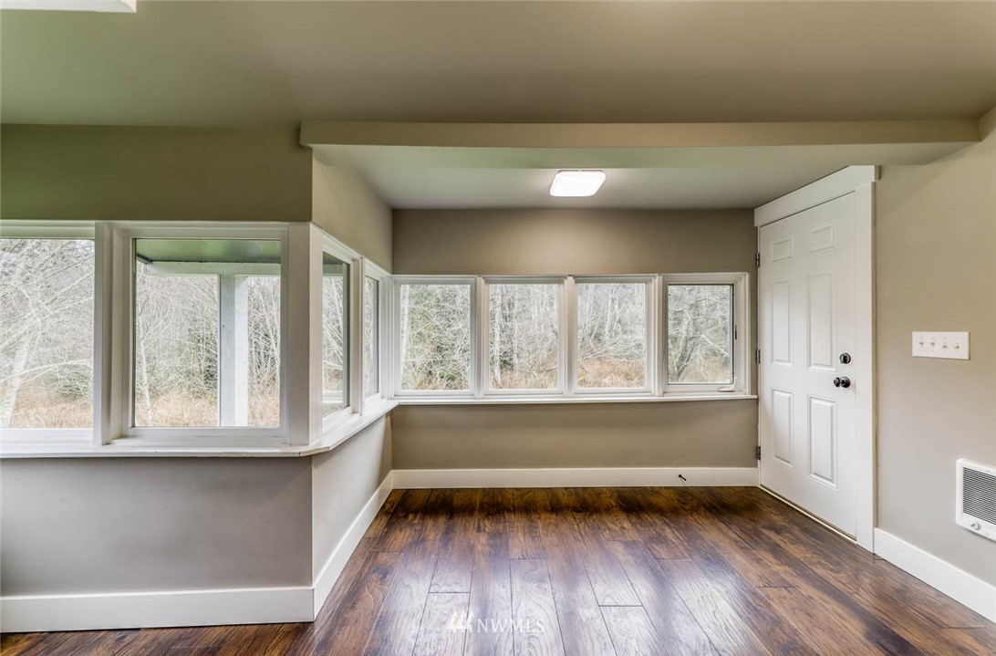 3949 Banner Road Southeast Port Orchard, WA 98366 - Photo 9 of 28 Gallery Image 9