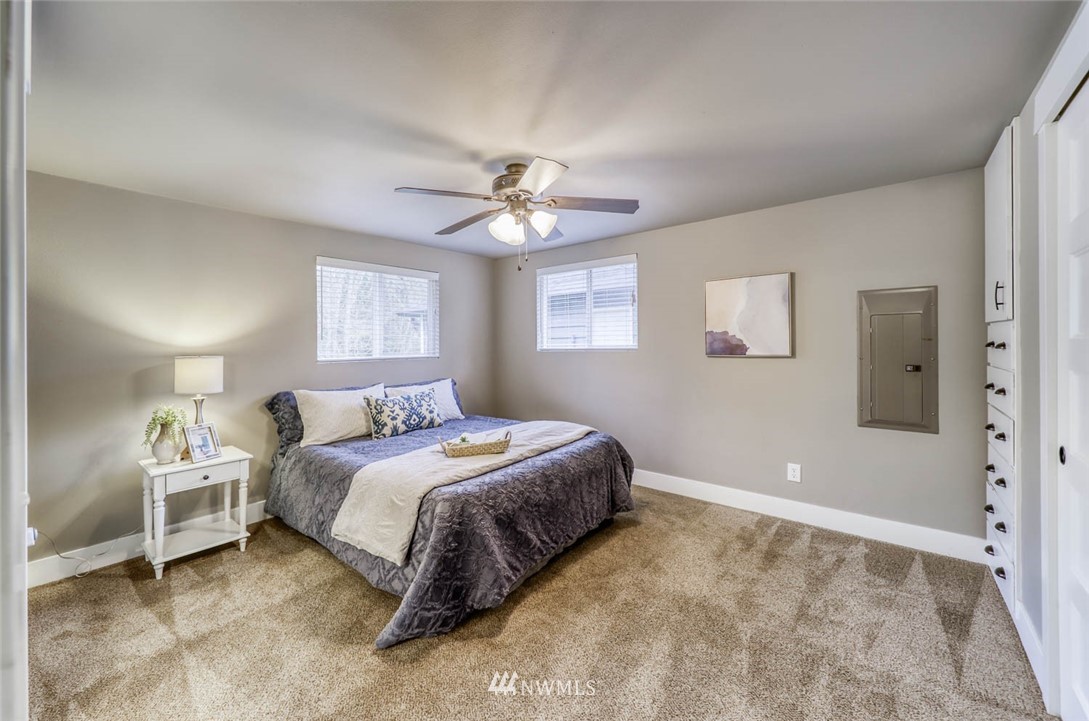 3949 Banner Road Southeast Port Orchard, WA 98366 - Photo 10 of 28 Gallery Image 10