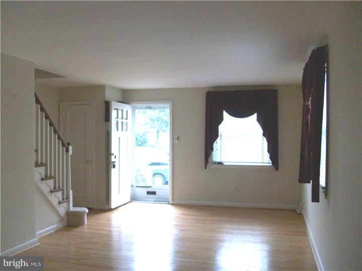 430 W Road Ridley Park, PA 19078 - Photo 2 of 13 Living Room
