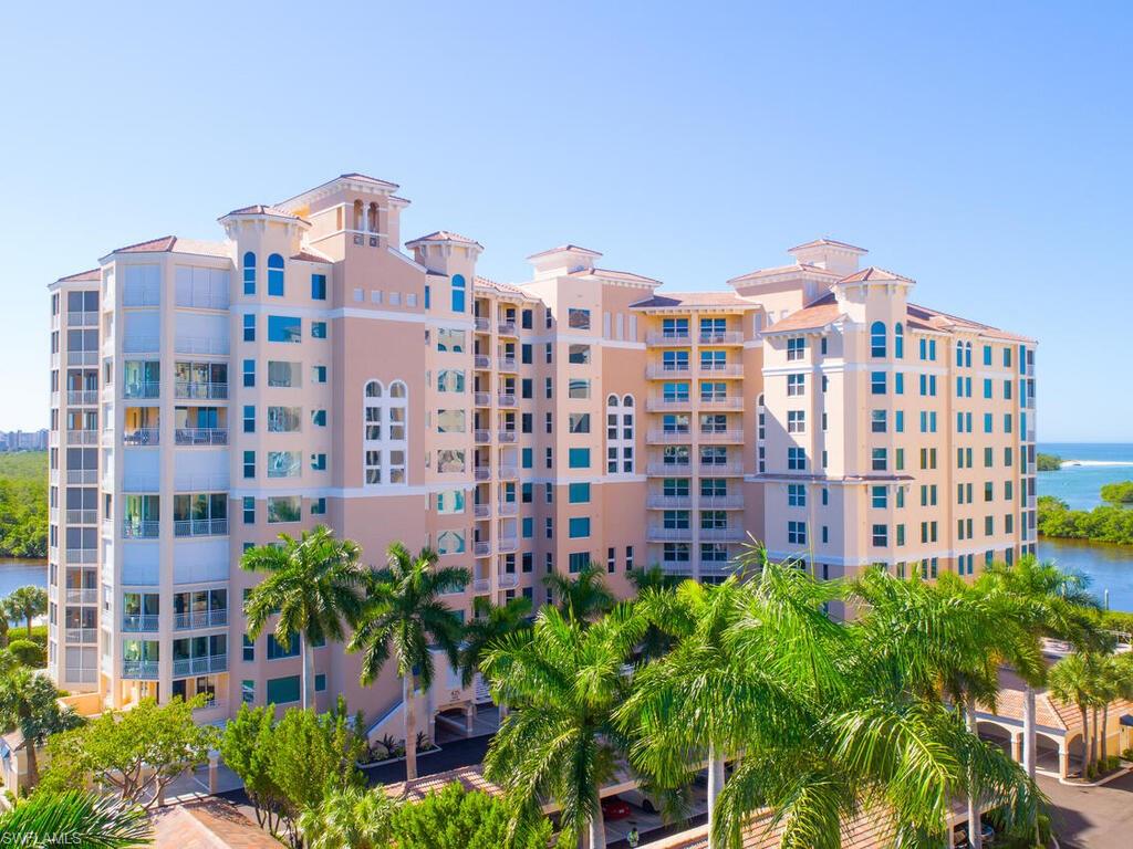 425 Dockside Drive, Unit PH1 Naples, FL 34110 - Photo 31 of 34 a view of a building